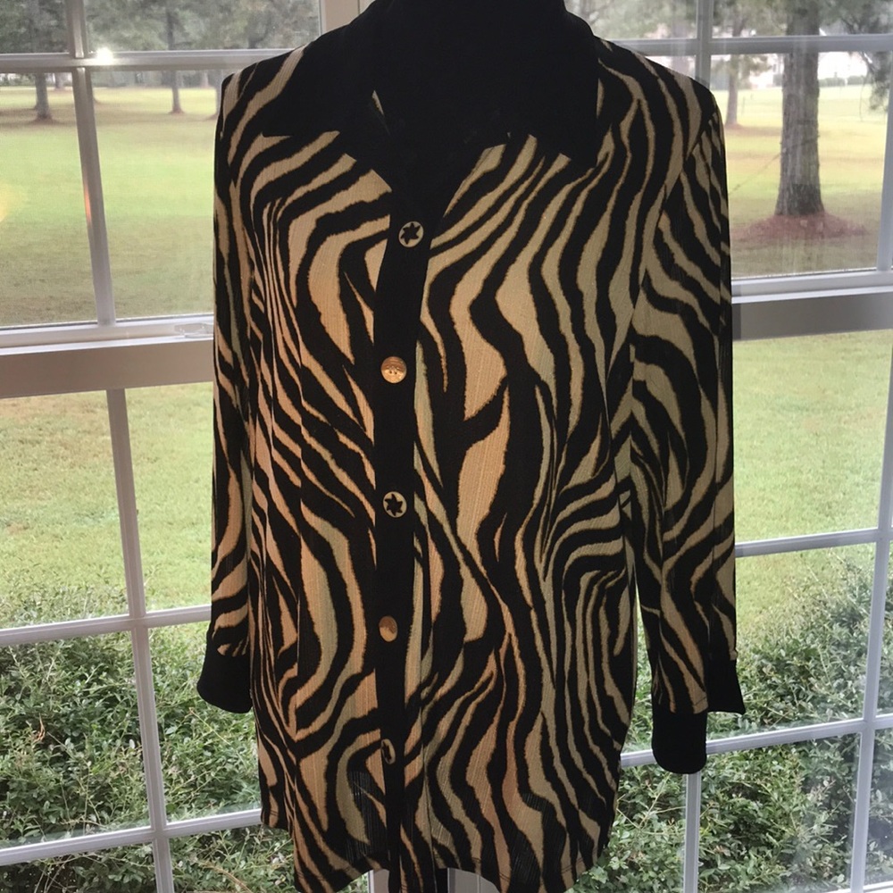 Zebra Stripe Flowing Button Up Top Sz: L Tanjay - image 3